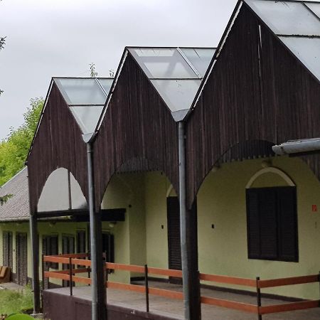 Domus Vendeghaz Hotel Balatonszemes Bagian luar foto